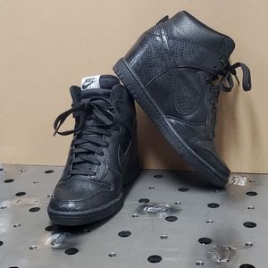 Nike wmns Dunk Sky Hi Size 9